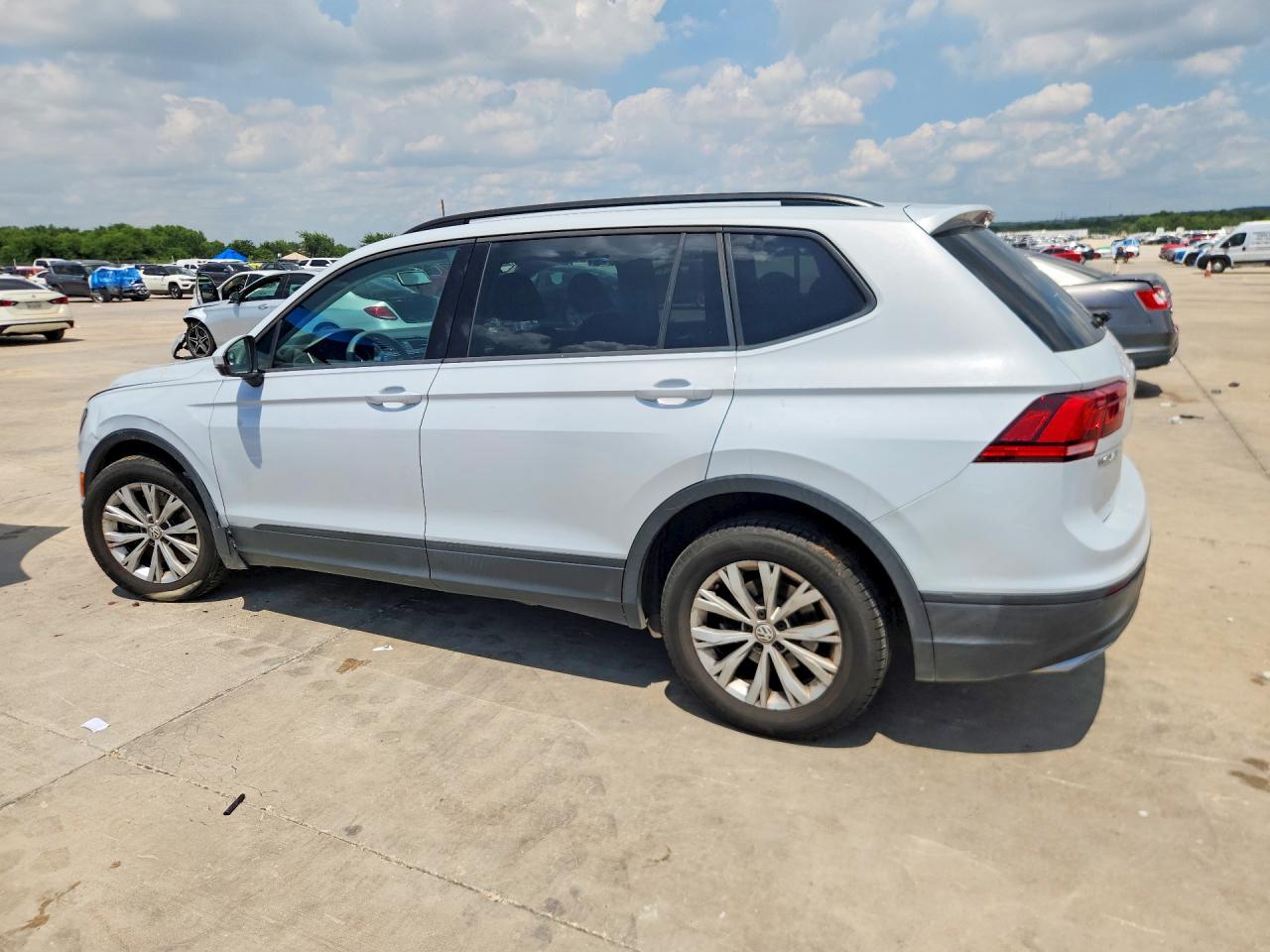 2018 VOLKSWAGEN TIGUAN S — снимка 2