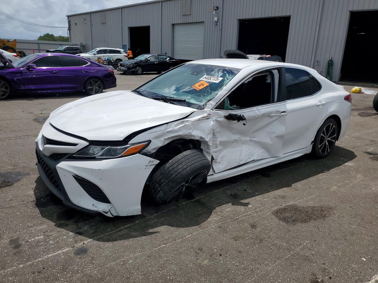 2018 TOYOTA CAMRY SE