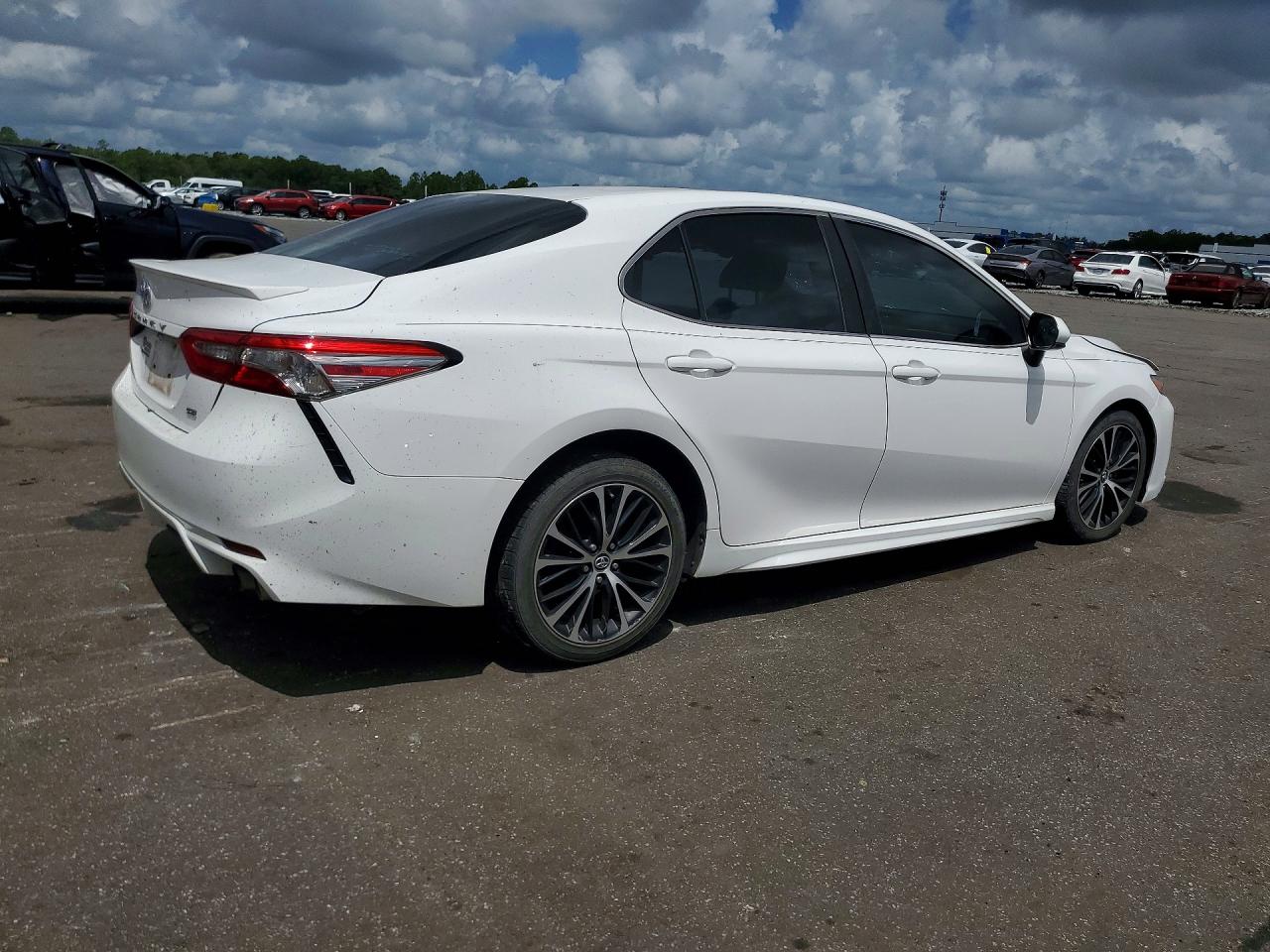2018 TOYOTA CAMRY SE — снимка 3