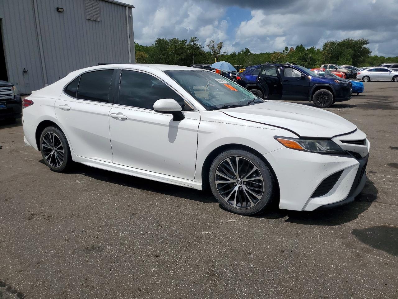 2018 TOYOTA CAMRY SE — снимка 4