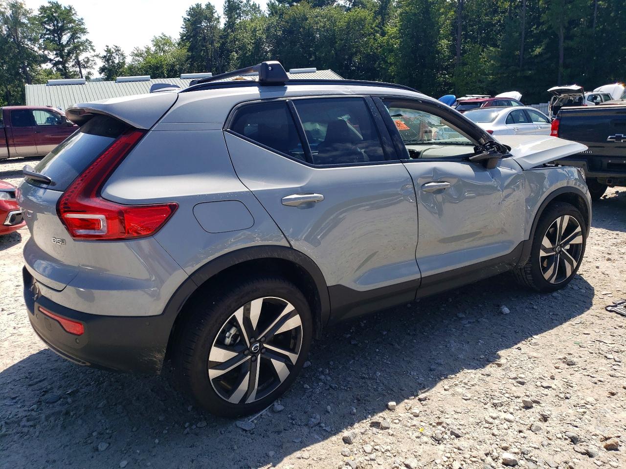 2026 VOLVO XC40 PLUS — photo 3