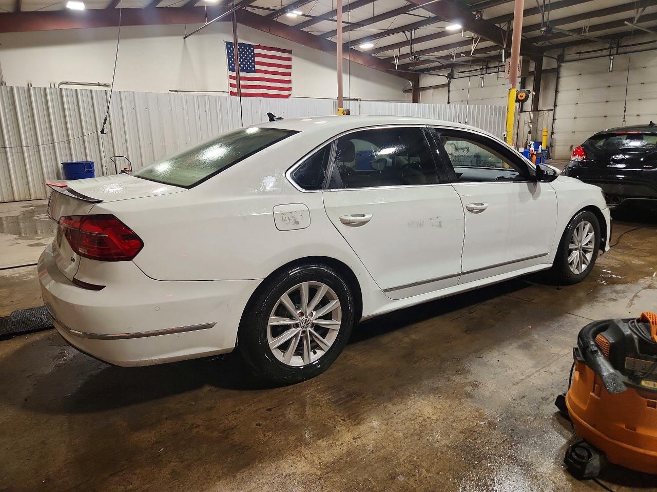 2017 VOLKSWAGEN PASSAT SEL PREMIUM — снимка 3