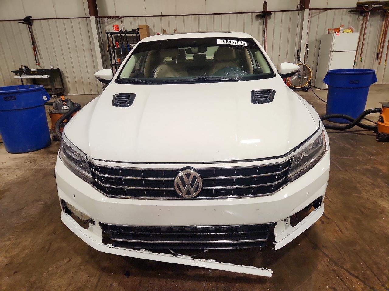 2017 VOLKSWAGEN PASSAT SEL PREMIUM — снимка 5