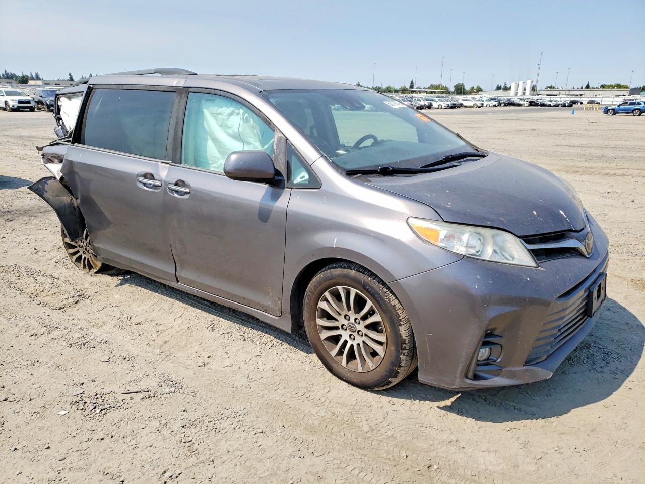 2019 TOYOTA SIENNA XLE 8-PASSENGER — снимка 4