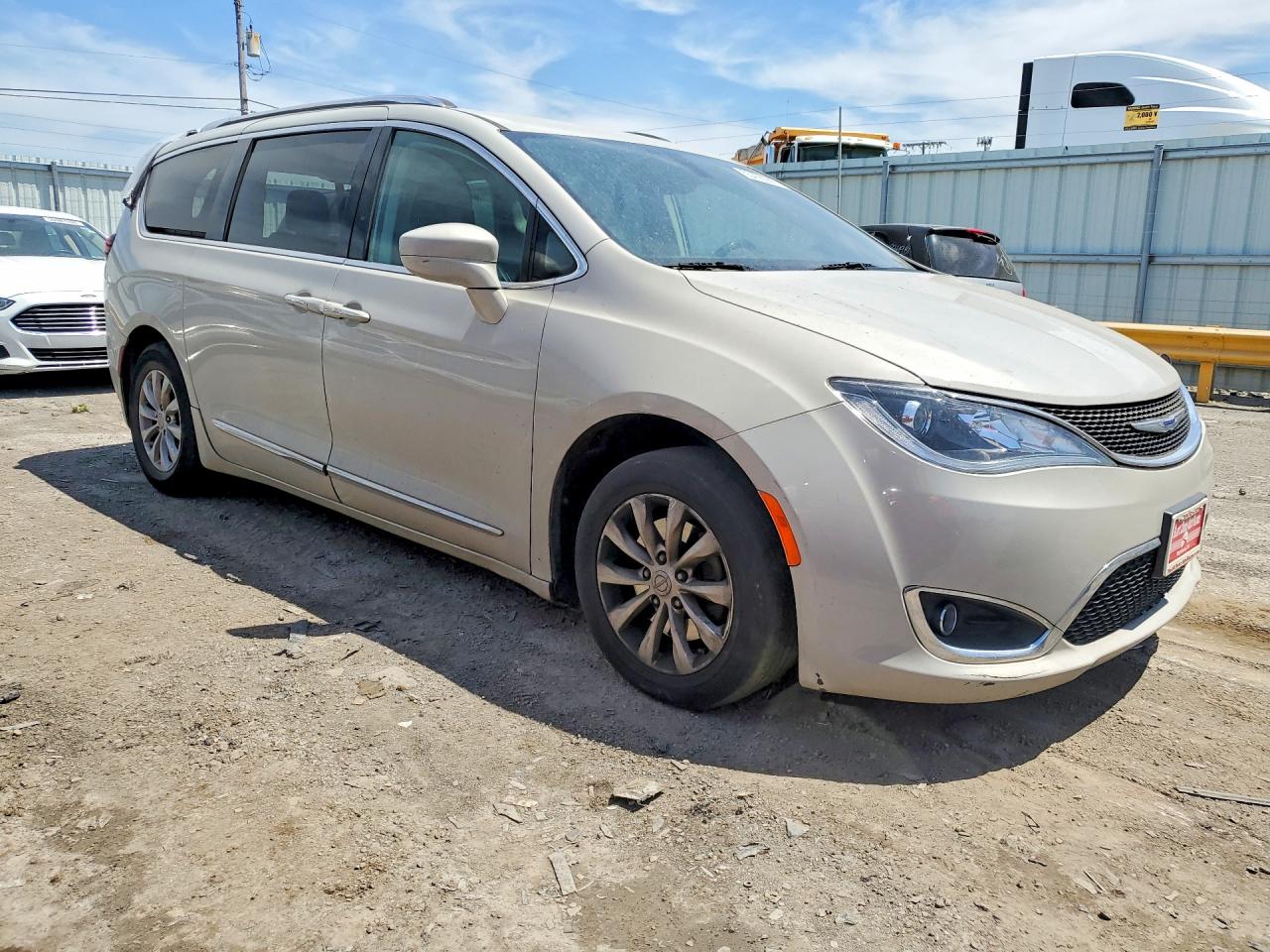 2019 CHRYSLER PACIFICA TOURING L — снимка 4