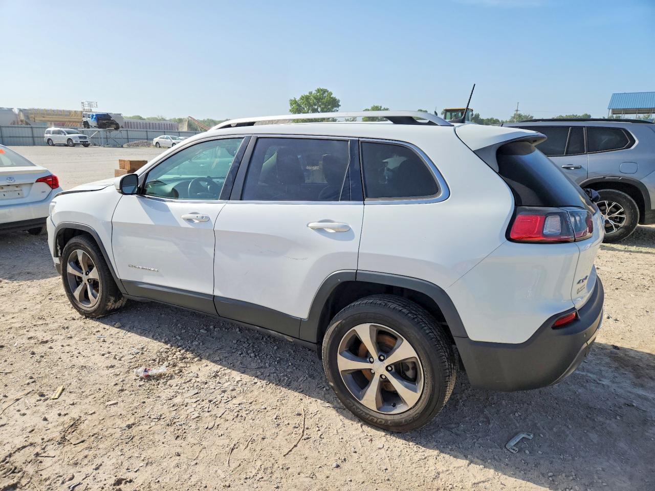 2019 JEEP CHEROKEE LIMITED — снимка 2