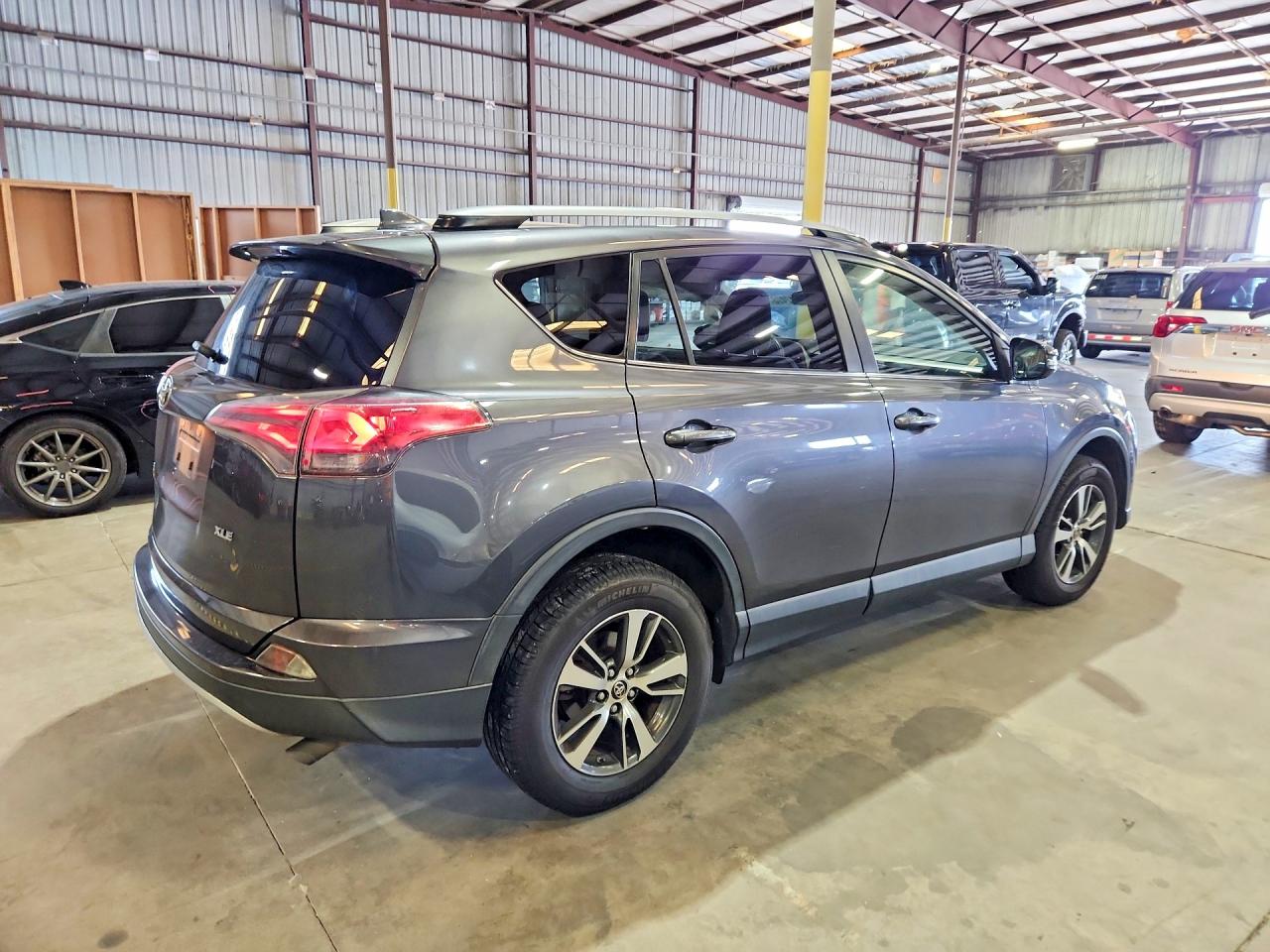 2017 TOYOTA RAV4 XLE — снимка 3