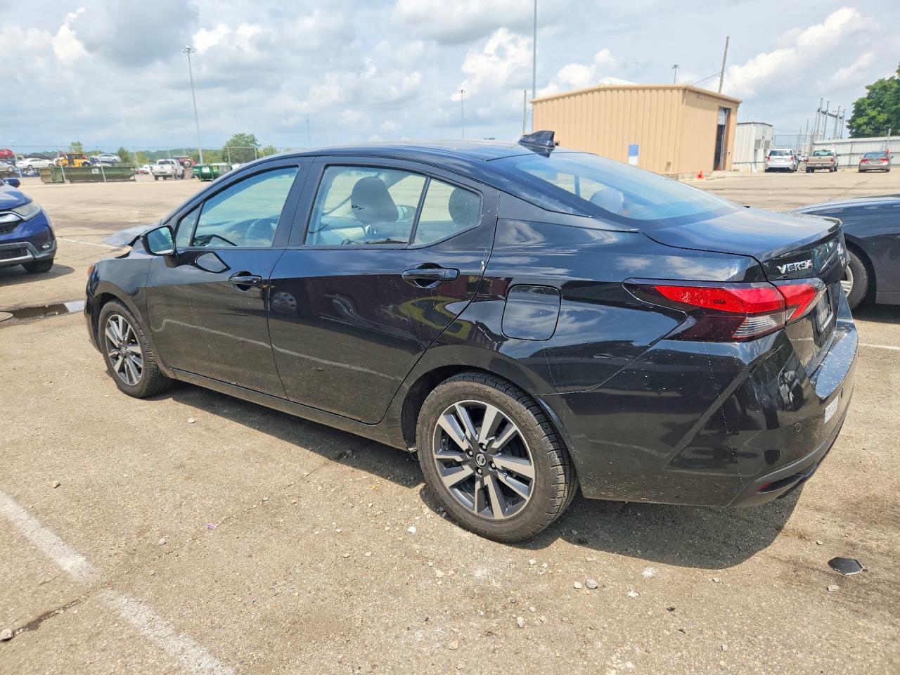 2021 NISSAN VERSA SV — снимка 2