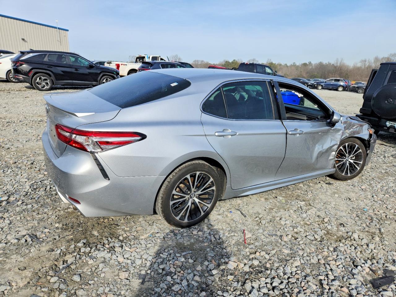 2018 TOYOTA CAMRY L — снимка 3