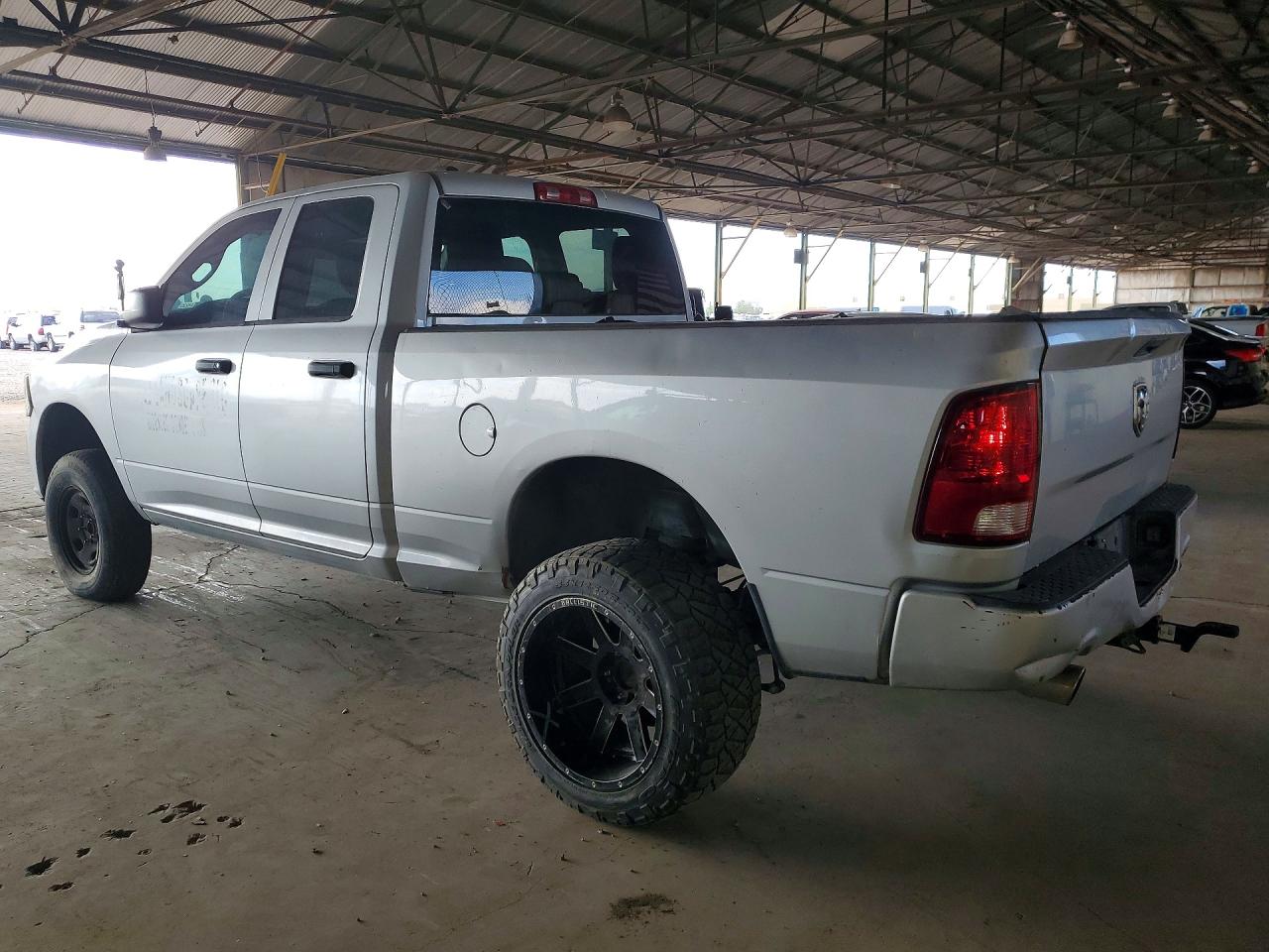 2015 RAM 1500 ST — снимка 2