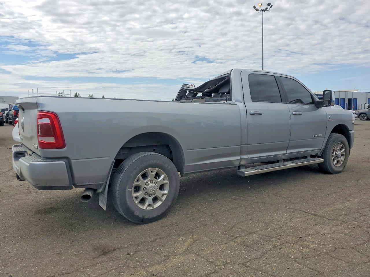 2024 RAM 3500 LARAMIE — снимка 3
