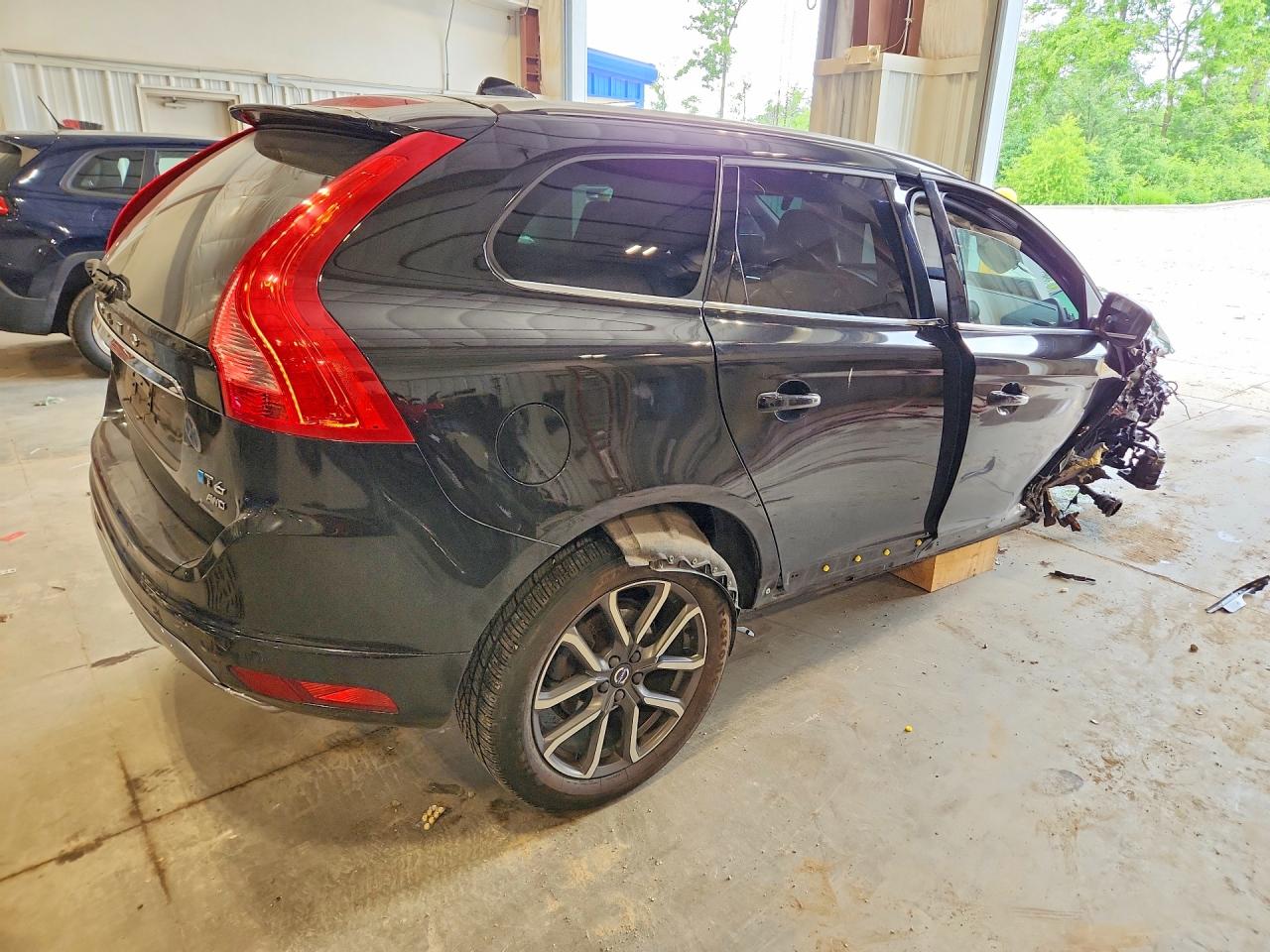 2017 VOLVO XC60 T6 DYNAMIC — снимка 3