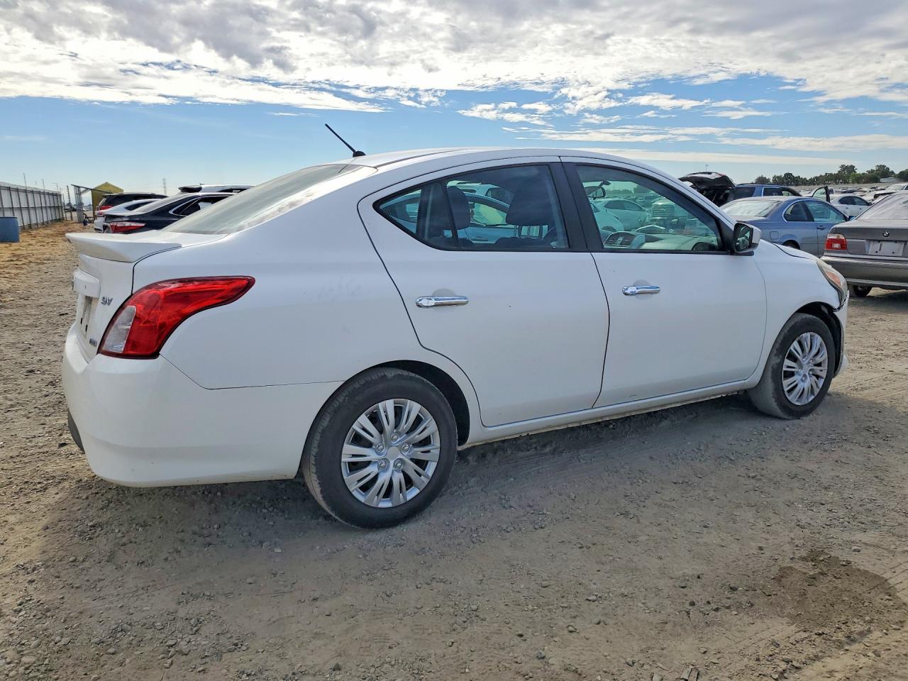 2016 NISSAN VERSA 1.6 SV — снимка 3