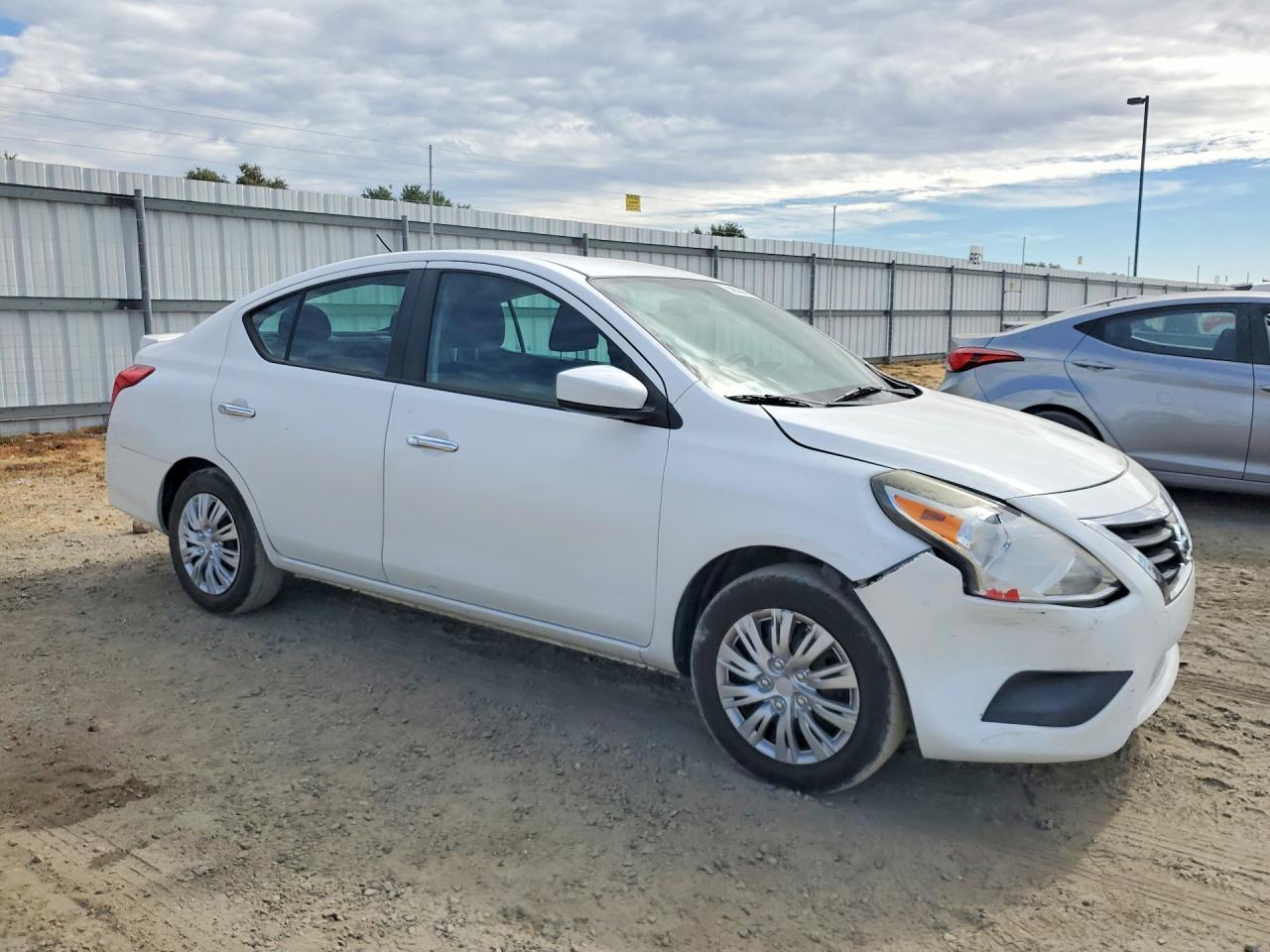 2016 NISSAN VERSA 1.6 SV — снимка 4