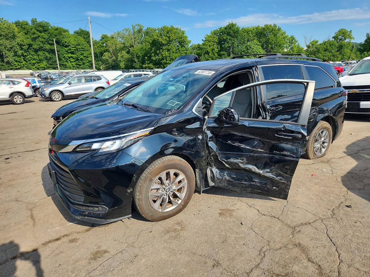 2023 TOYOTA SIENNA LE