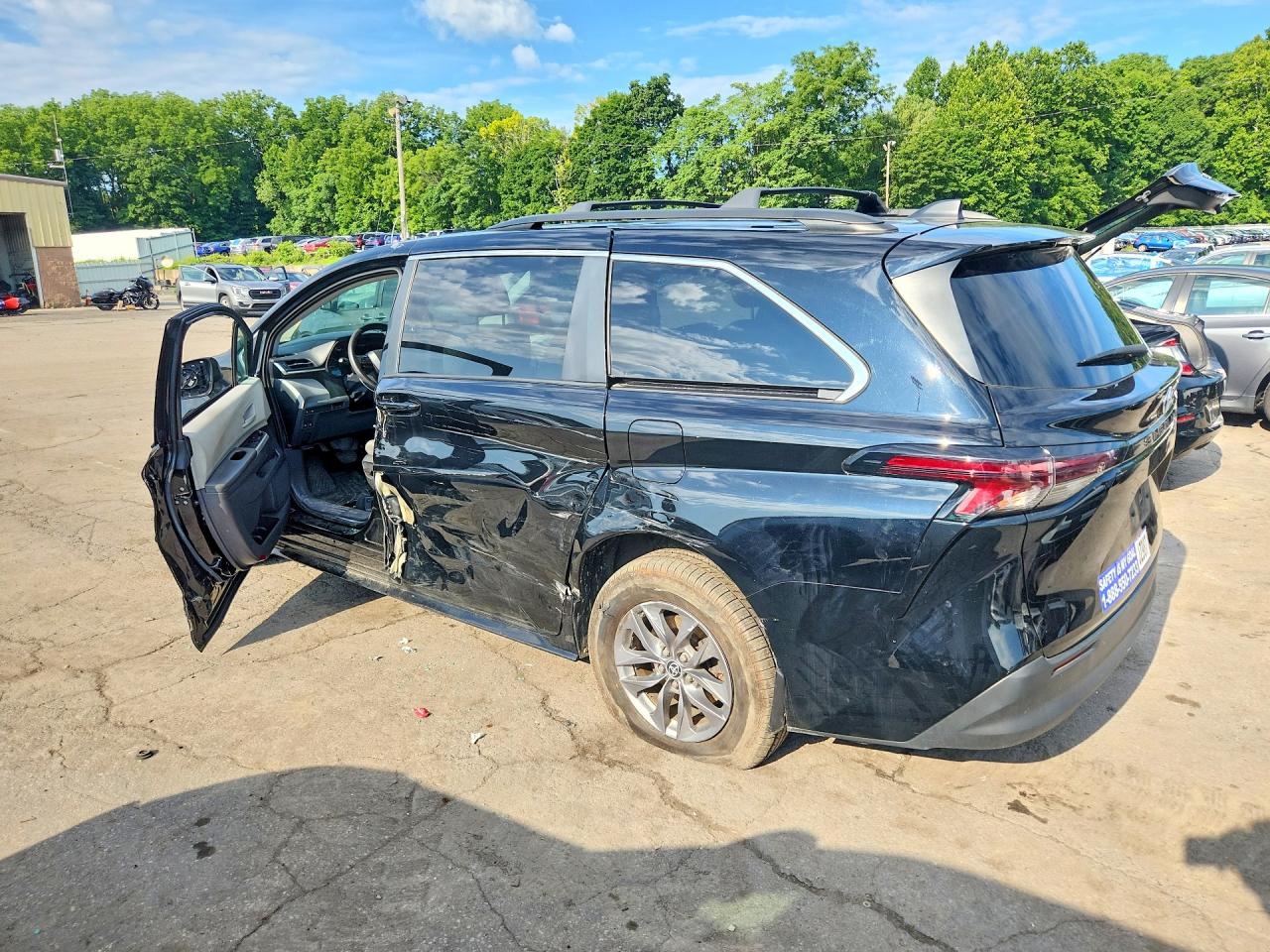 2023 TOYOTA SIENNA LE — снимка 2
