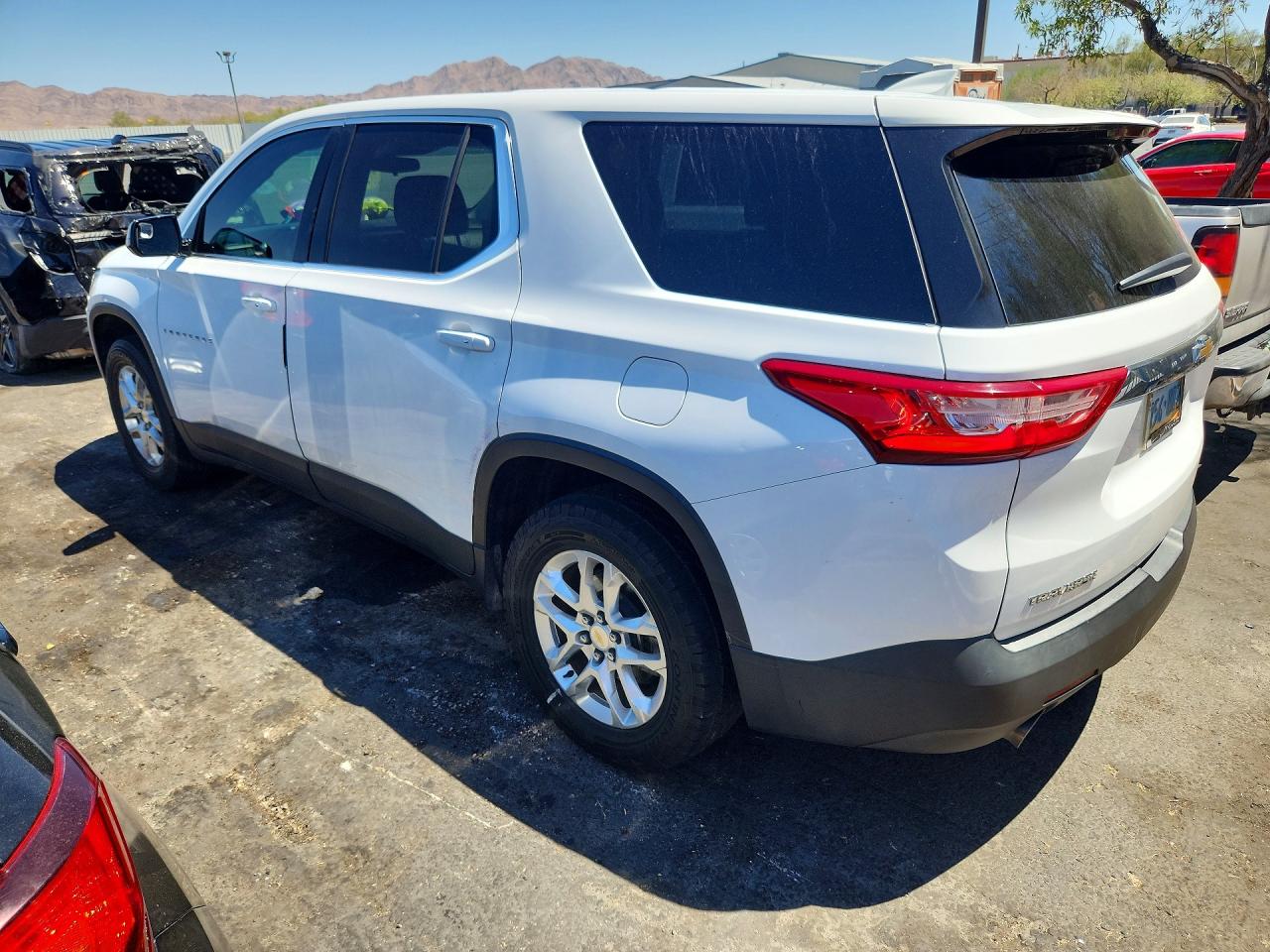 2020 CHEVROLET TRAVERSE LS — снимка 2