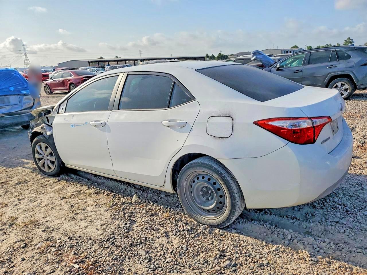 2015 TOYOTA COROLLA LE — снимка 2