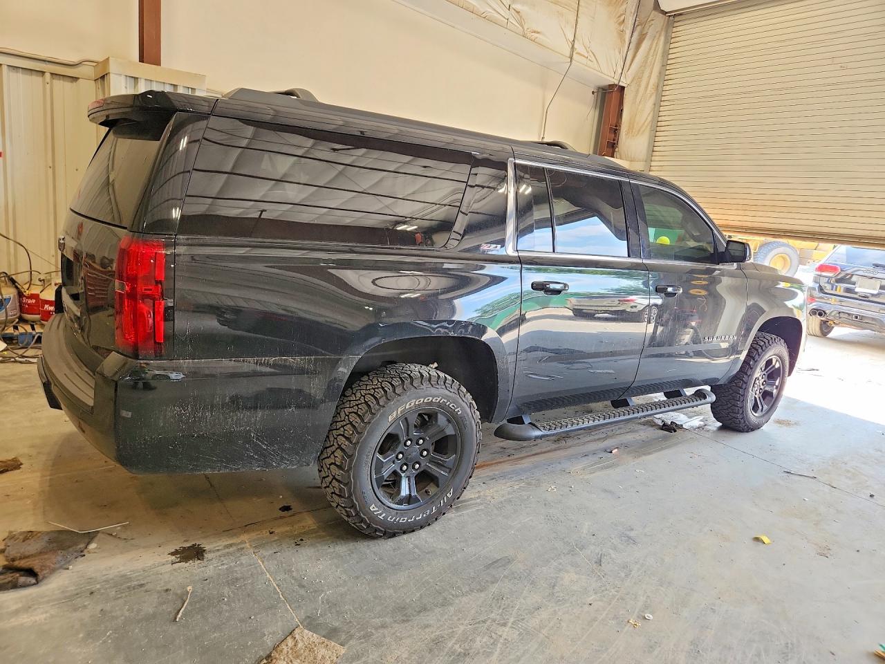 2017 CHEVROLET SUBURBAN K1500 LT — снимка 3