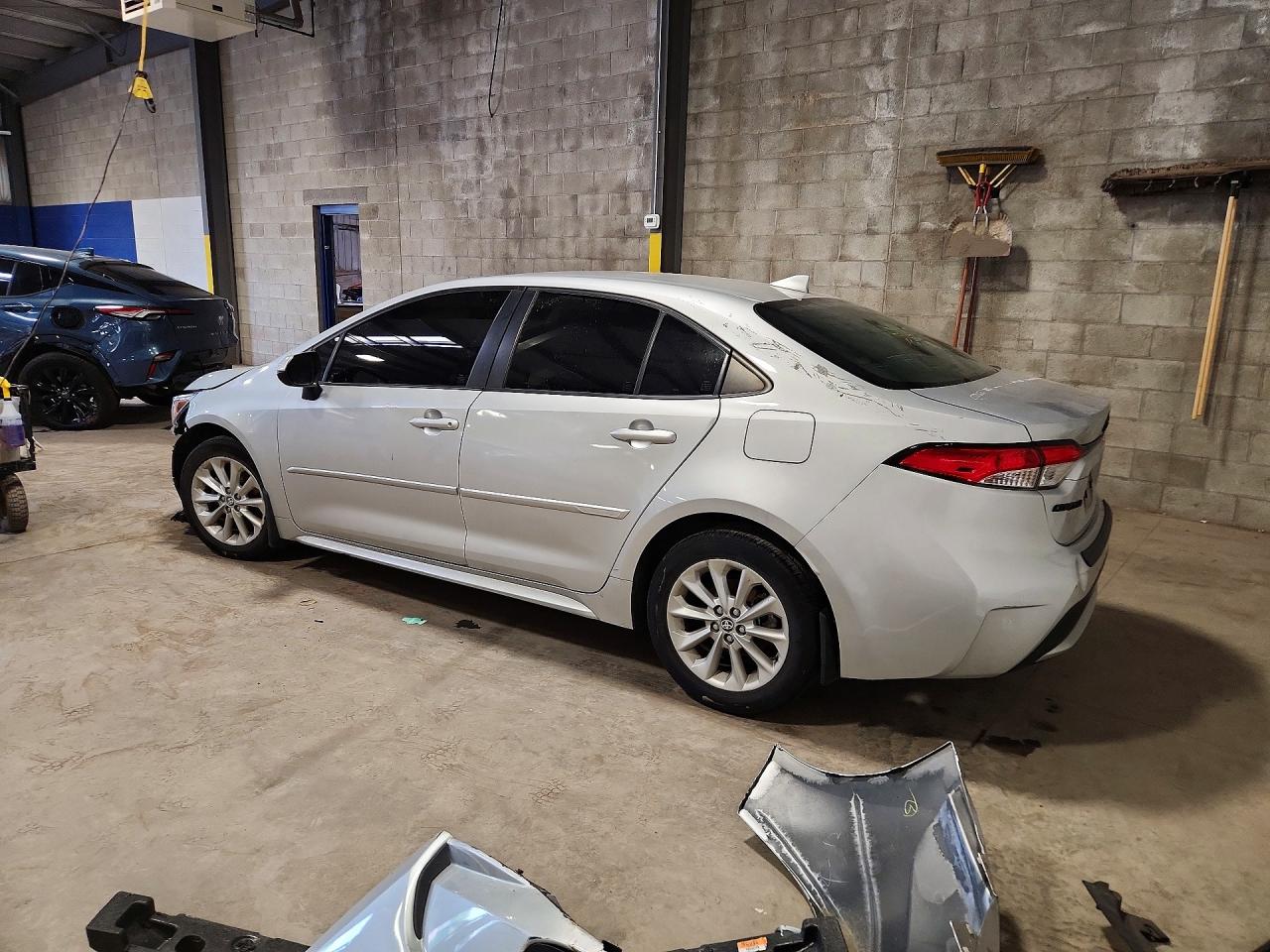 2022 TOYOTA COROLLA LE — снимка 2