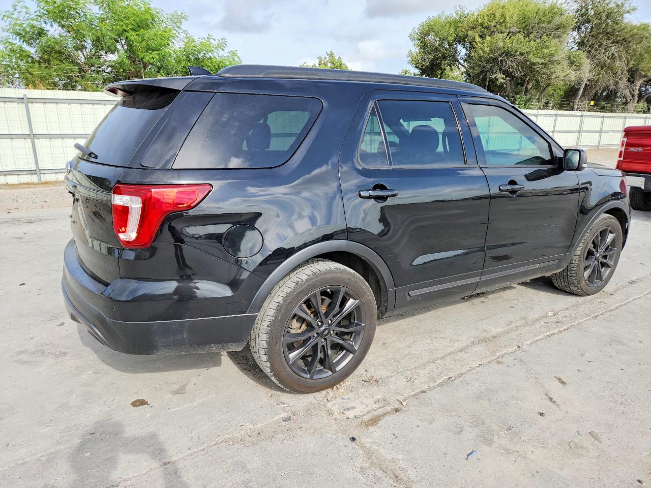 2017 FORD EXPLORER XLT — снимка 3