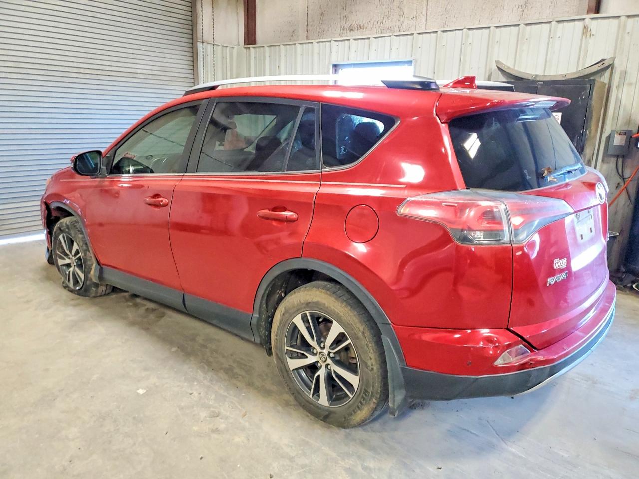 2017 TOYOTA RAV4 XLE — снимка 2