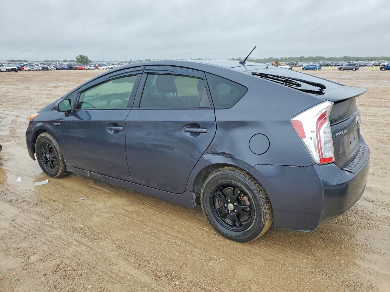 2015 TOYOTA PRIUS TWO — снимка 2