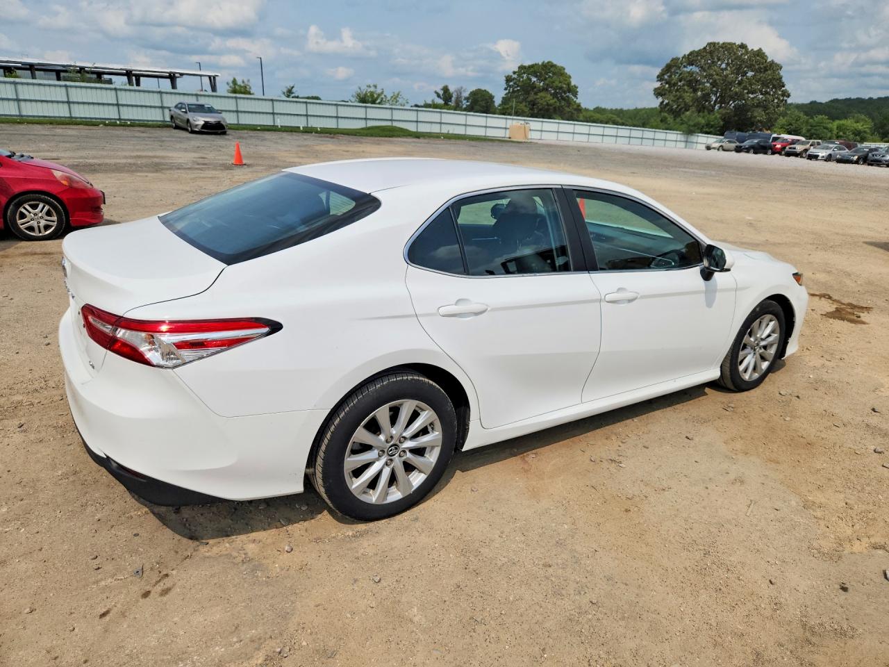 2018 TOYOTA CAMRY LE — снимка 3