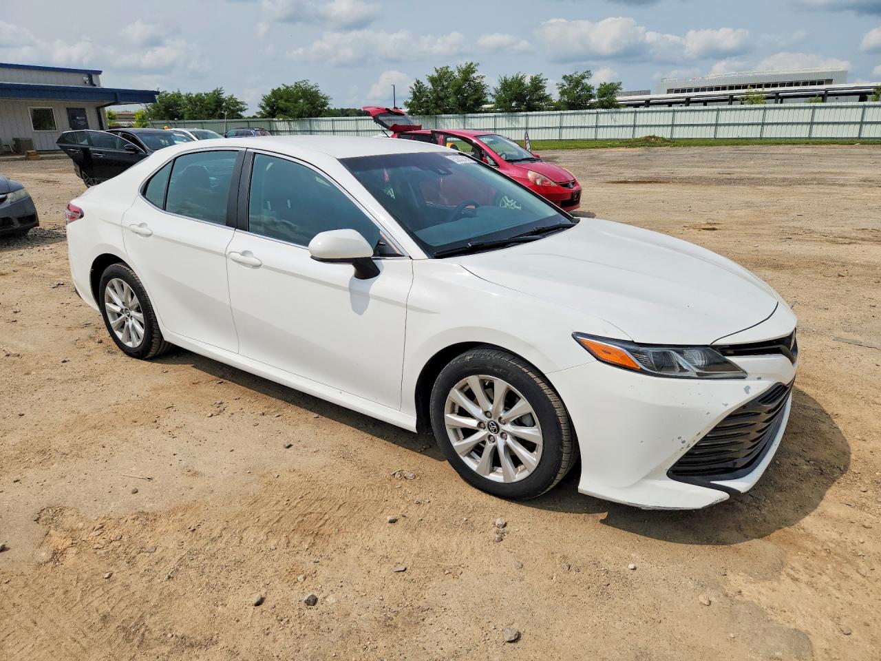 2018 TOYOTA CAMRY LE — снимка 4