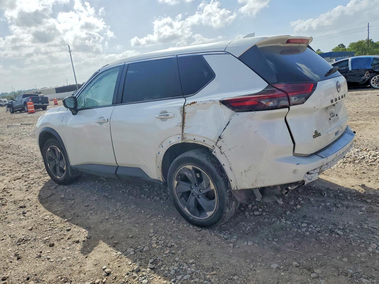 2025 NISSAN ROGUE SV — снимка 2