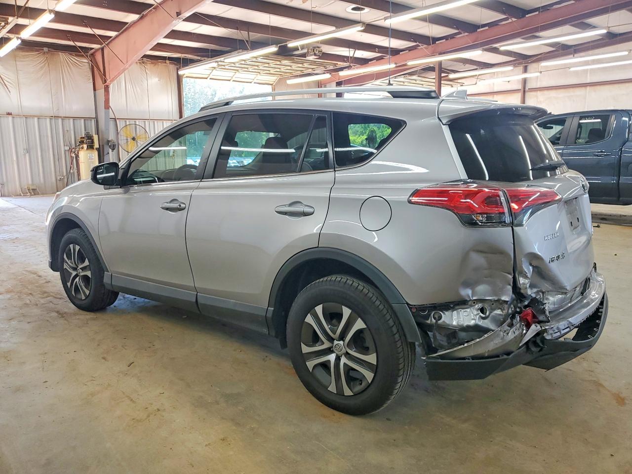 2016 TOYOTA RAV4 LE — снимка 2