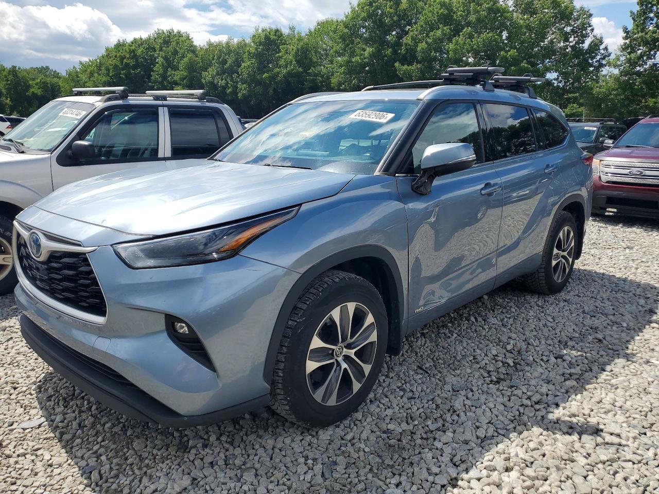 2022 TOYOTA HIGHLANDER HYBRID XLE