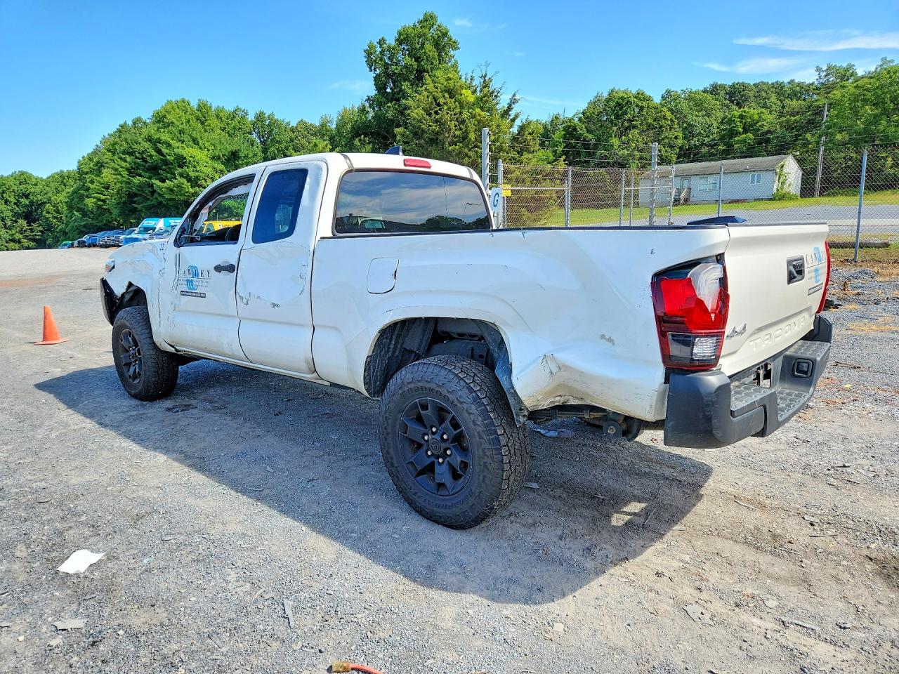 2021 TOYOTA TACOMA SR — снимка 2