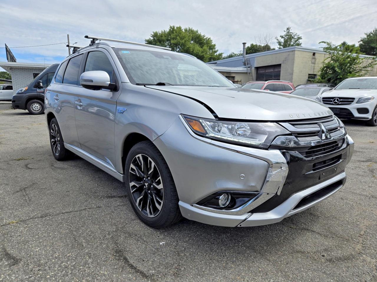 2018 MITSUBISHI OUTLANDER SE