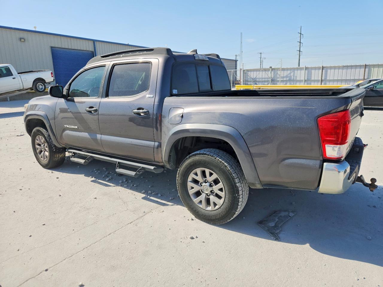 2017 TOYOTA TACOMA SR5 V6 — снимка 2