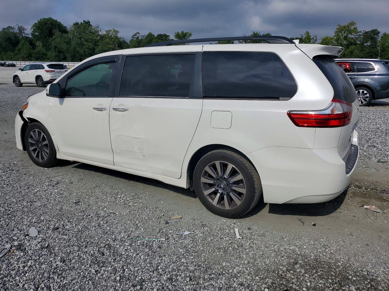 2018 TOYOTA SIENNA LIMITED PREMIUM 7-PASSENGER — снимка 2