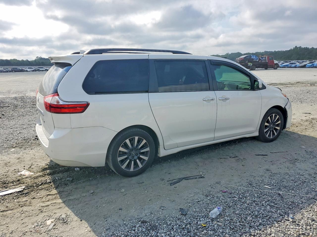 2018 TOYOTA SIENNA LIMITED PREMIUM 7-PASSENGER — снимка 3