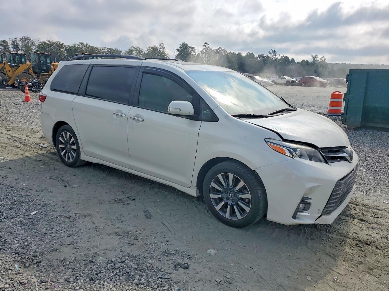 2018 TOYOTA SIENNA LIMITED PREMIUM 7-PASSENGER — снимка 4
