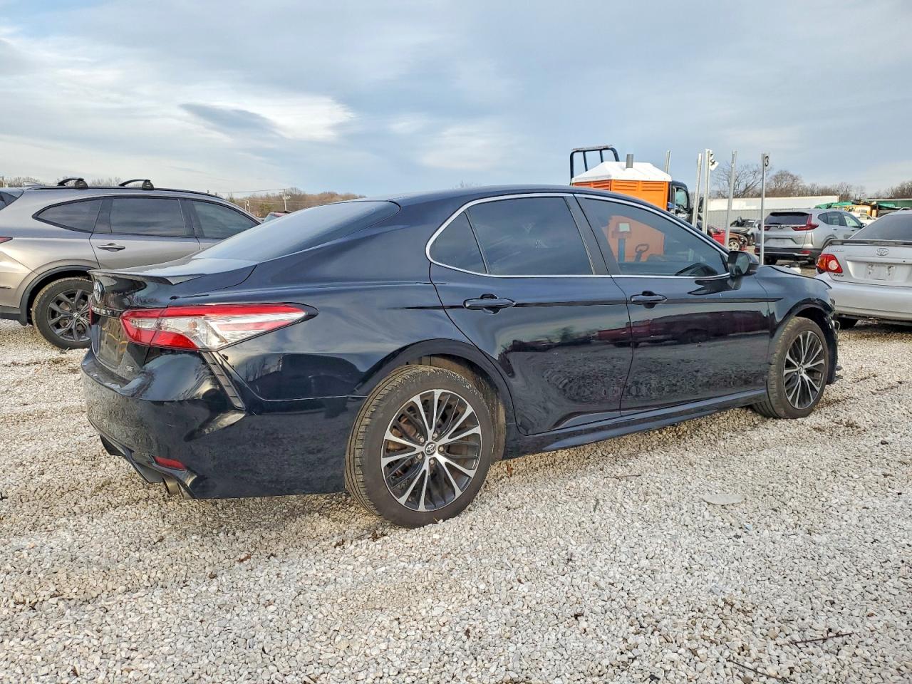 2018 TOYOTA CAMRY L — снимка 3