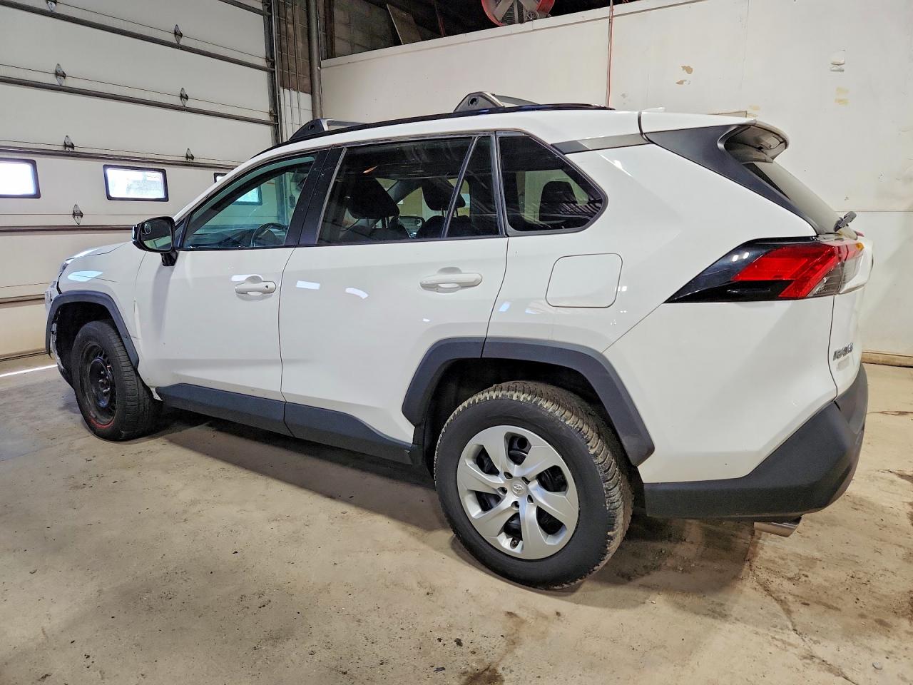 2019 TOYOTA RAV4 LE — снимка 2