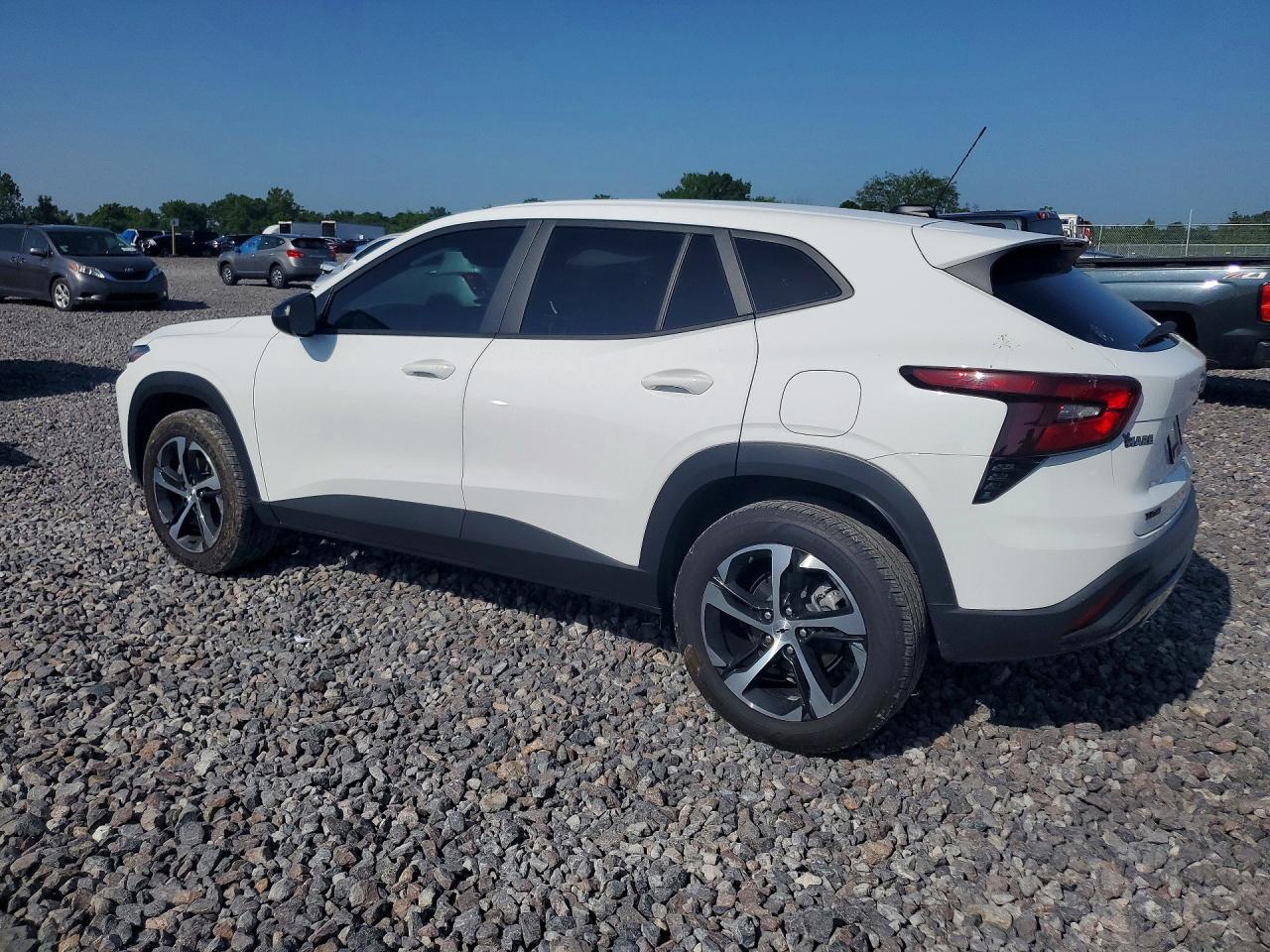 2025 CHEVROLET TRAX 1RS — снимка 2
