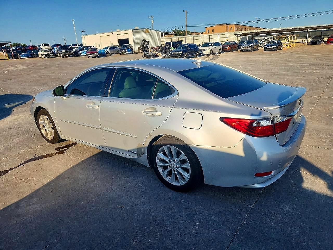 2013 LEXUS ES 300H — снимка 2