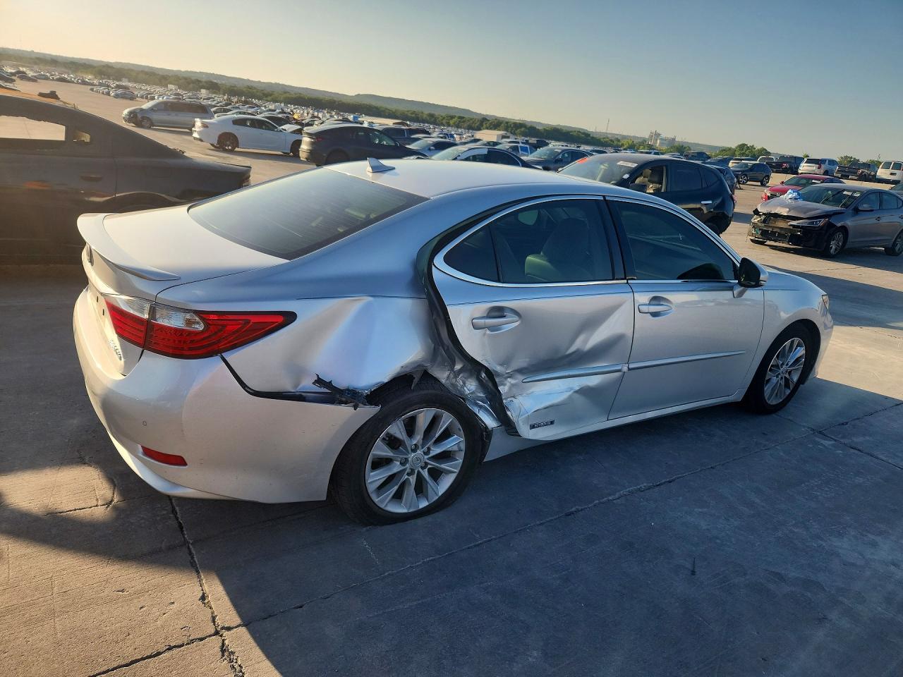 2013 LEXUS ES 300H — снимка 3