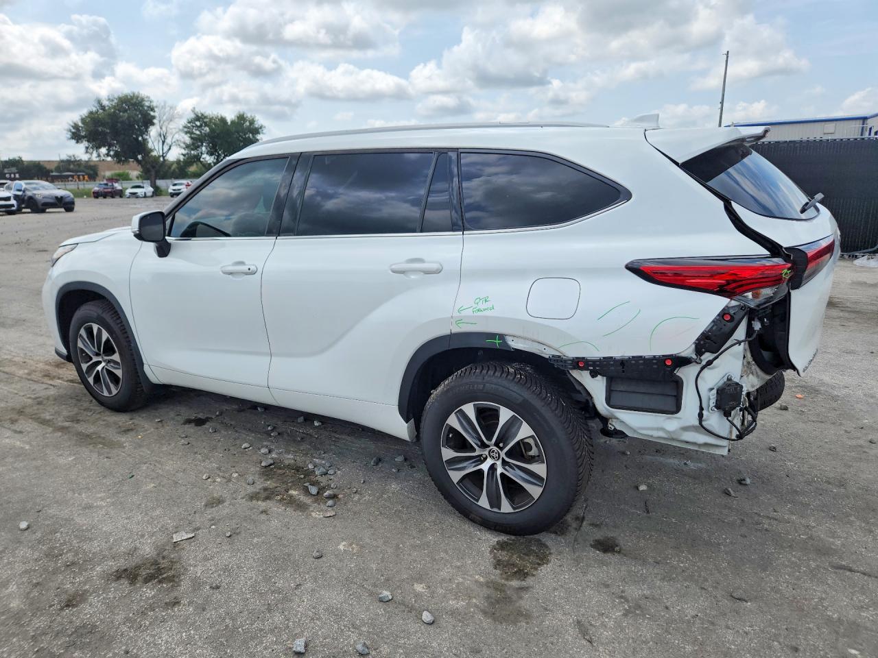 2022 TOYOTA HIGHLANDER HYBRID XLE — снимка 2