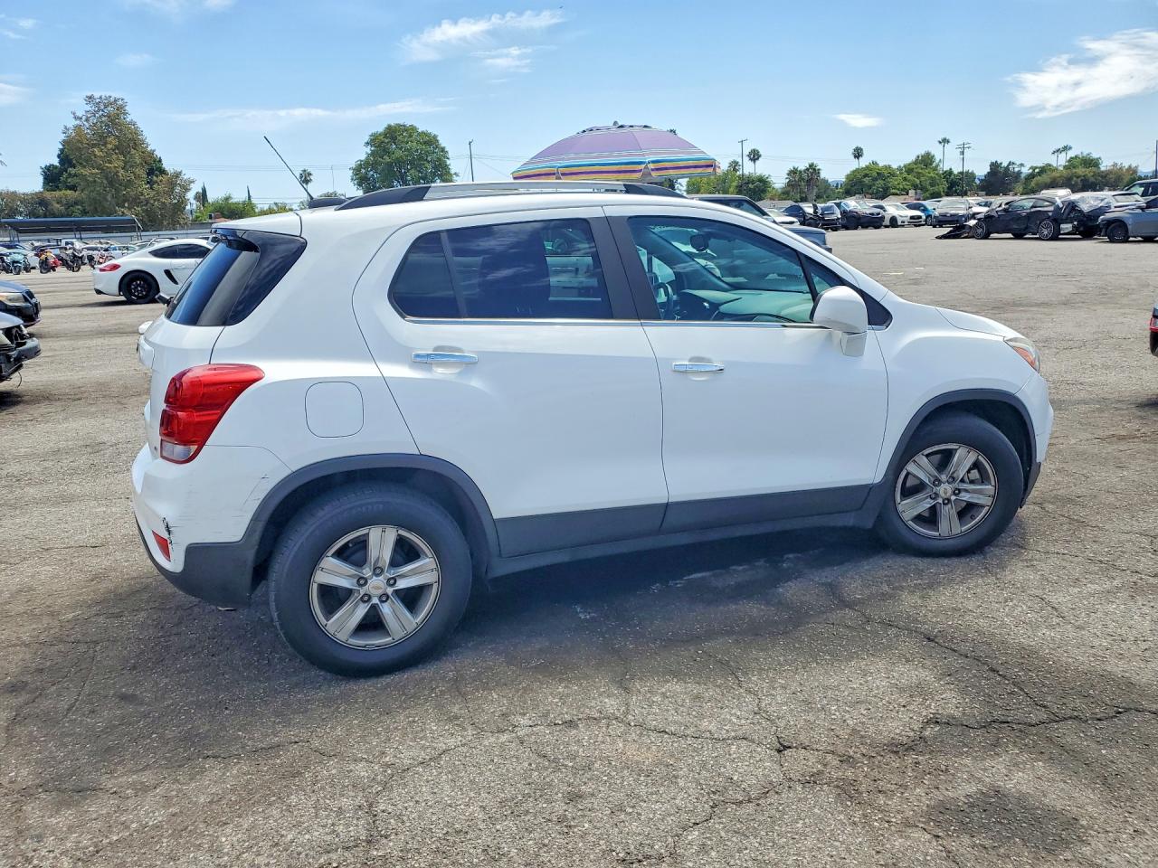 2017 CHEVROLET TRAX 1LT — снимка 3