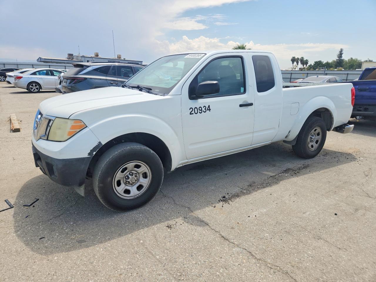 2015 NISSAN FRONTIER S