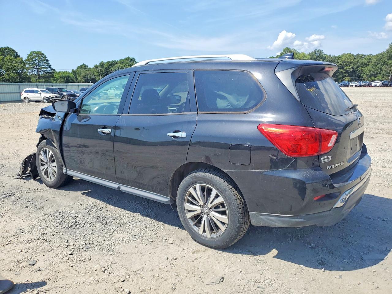 2019 NISSAN PATHFINDER SV — снимка 2