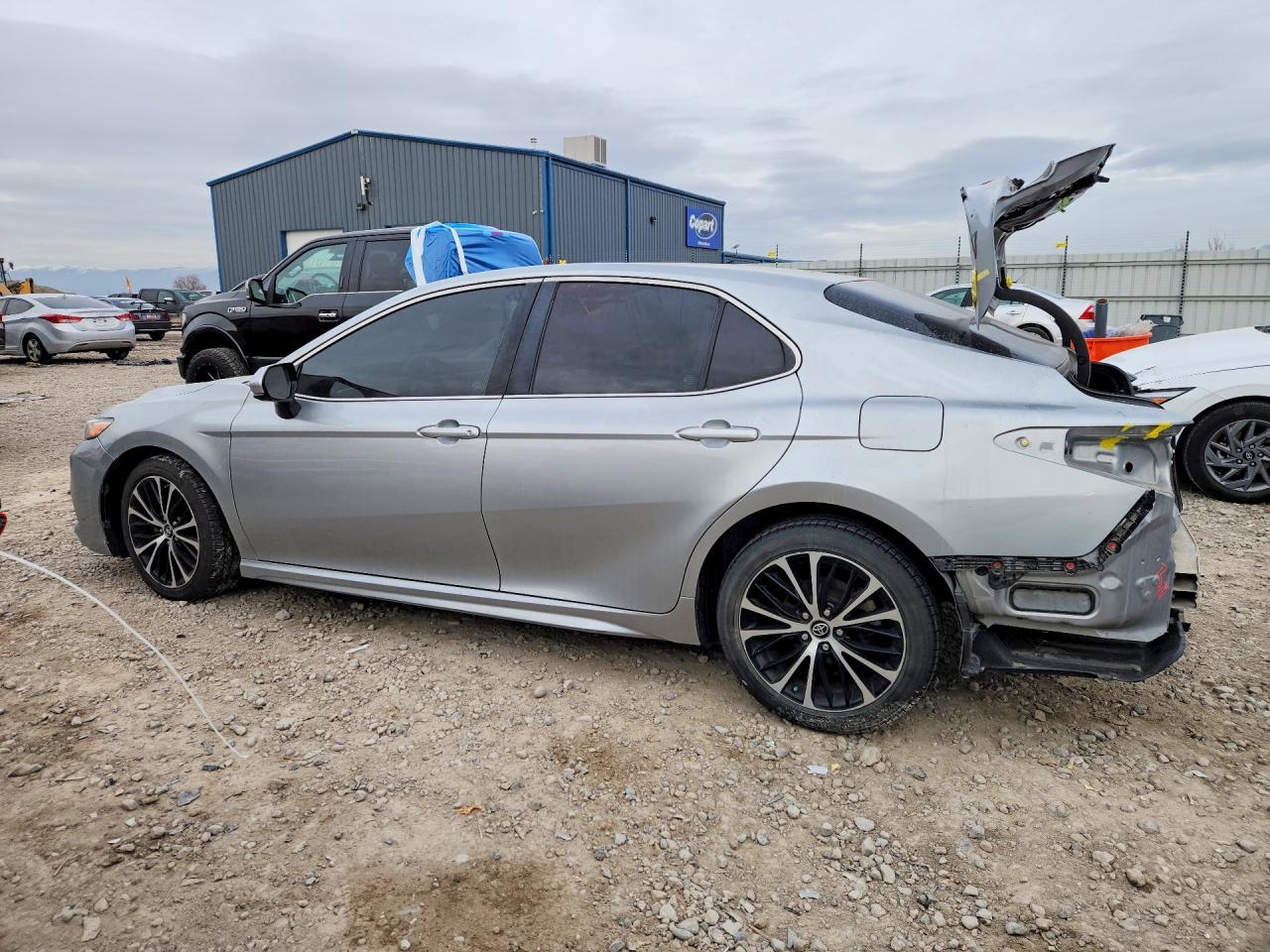 2018 TOYOTA CAMRY SE — снимка 2