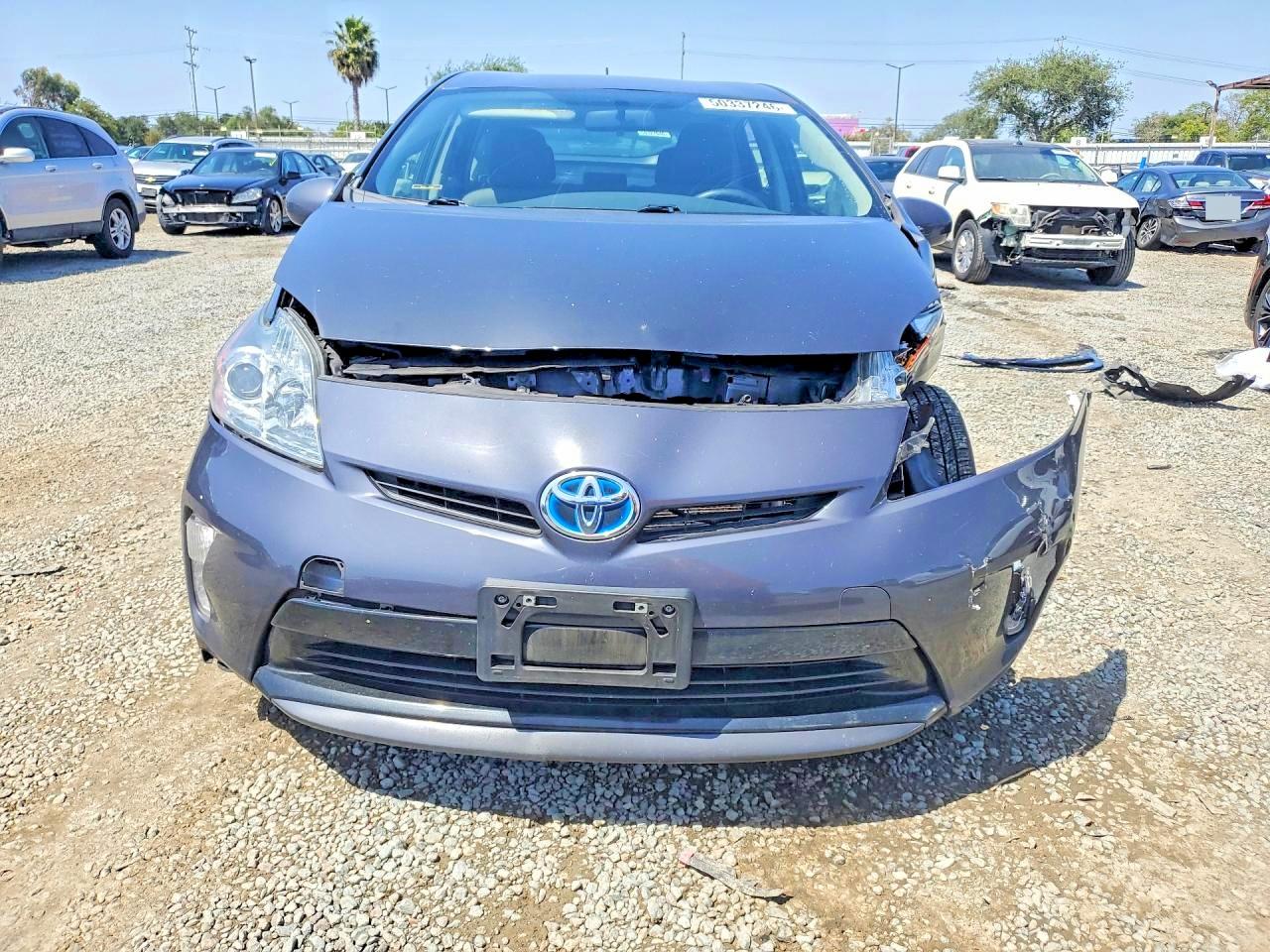 2015 TOYOTA PRIUS TWO — снимка 5