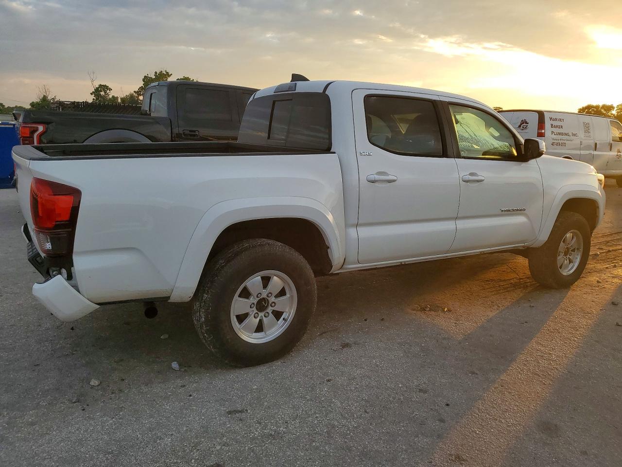 2023 TOYOTA TACOMA SR5 V6 — снимка 3